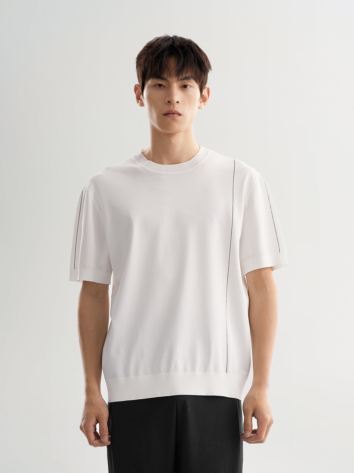 Men’s Minimal Line Graphic T-Shirt