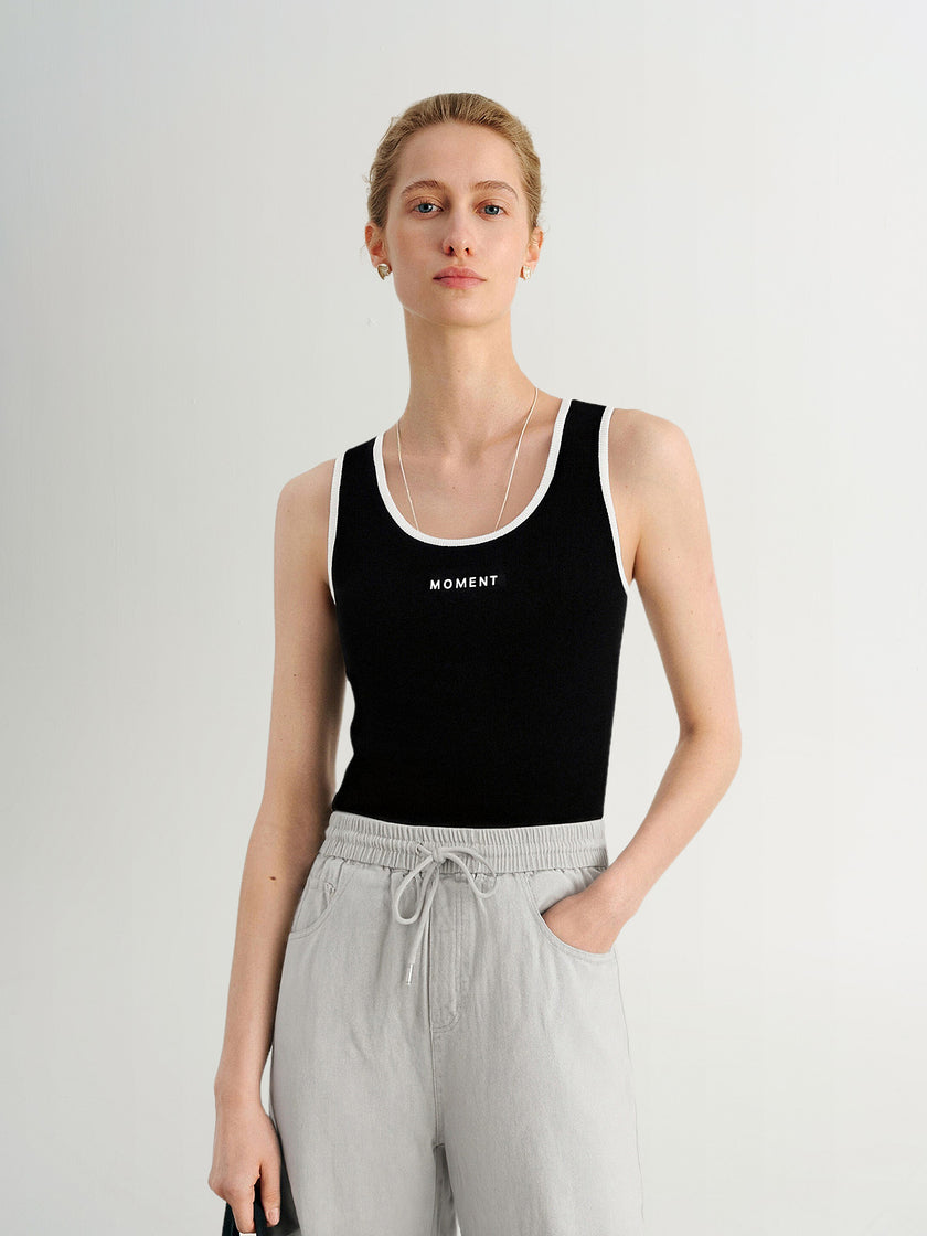 Black U-Neck Sleeveless Cropped Top