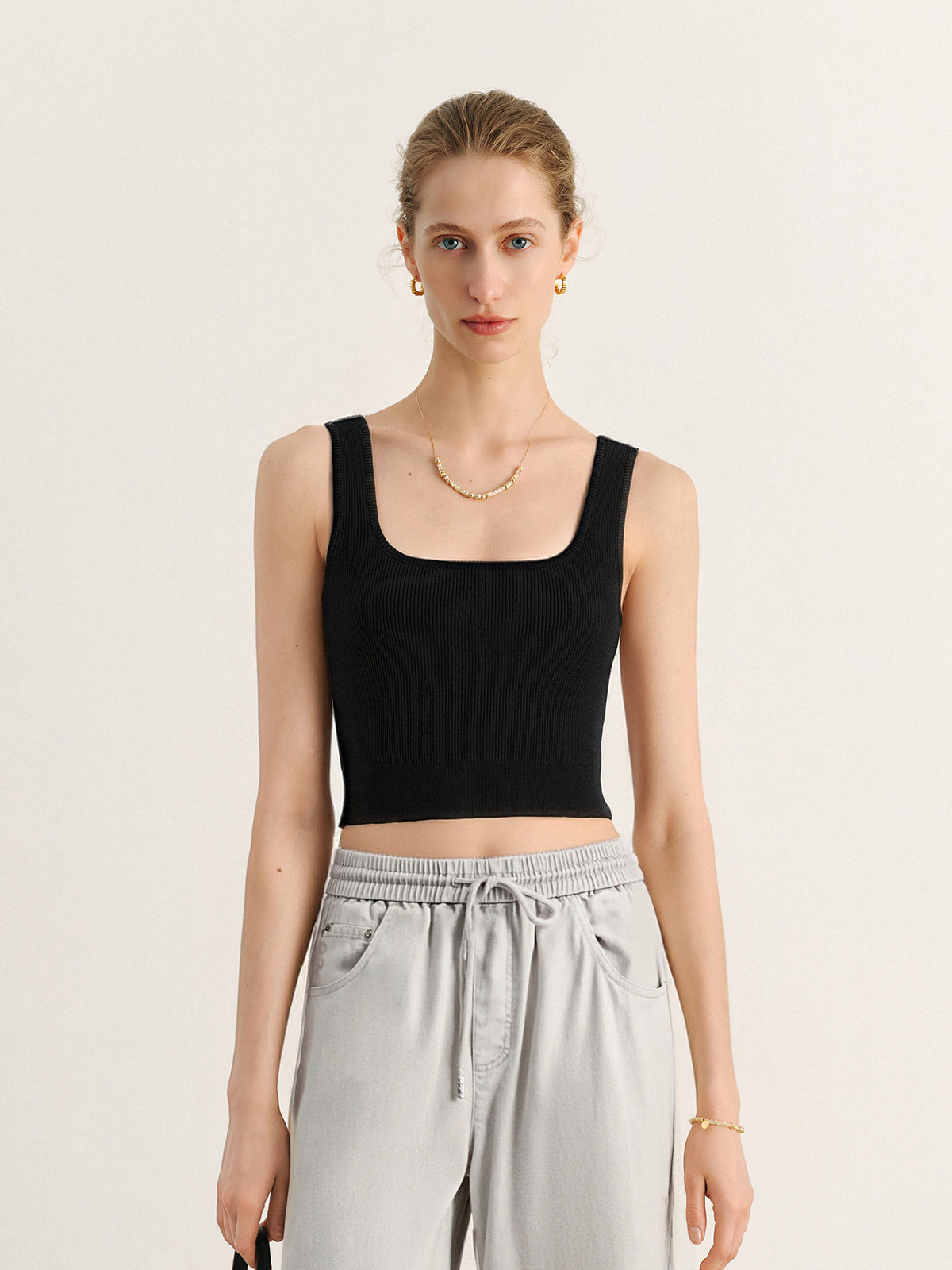 Black Square-Neck Fitted Cropped Tank