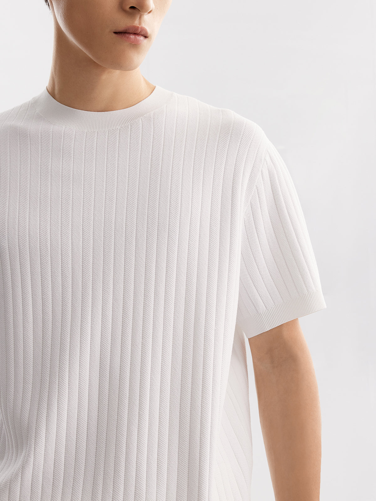 Men’s Ribbed Vertical Stripe Knit Top