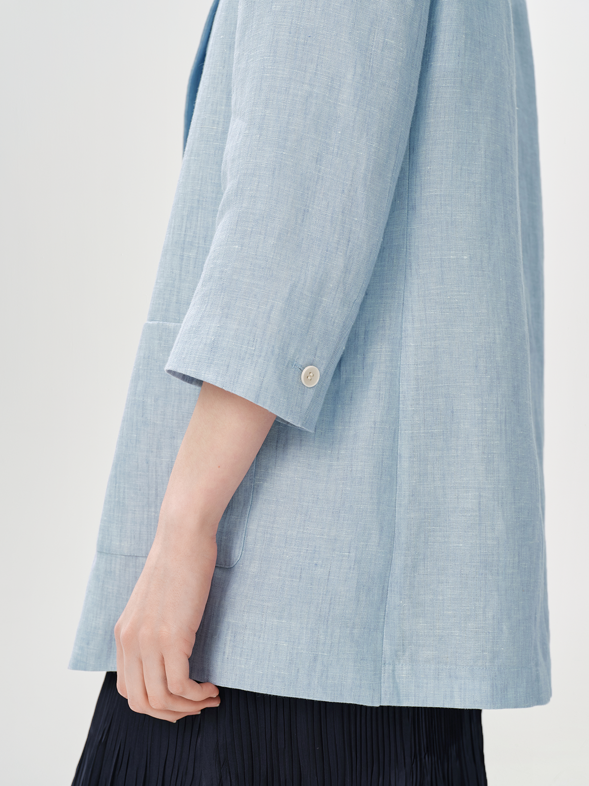 Linen V-Neck Structured Shoulder Relaxed Fit Blazer with Three-Quarter Sleeves
