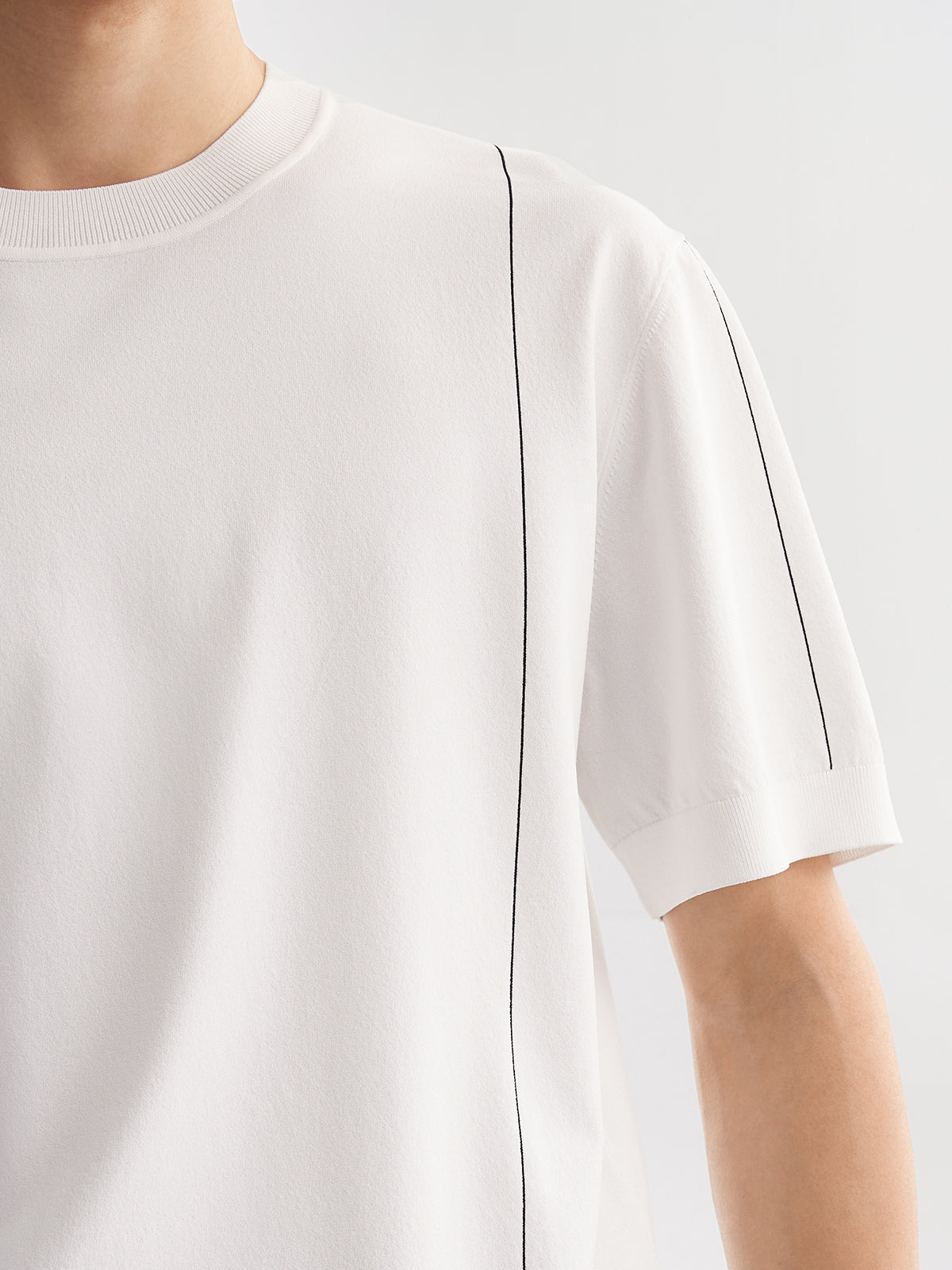 Men’s Minimal Line Graphic T-Shirt