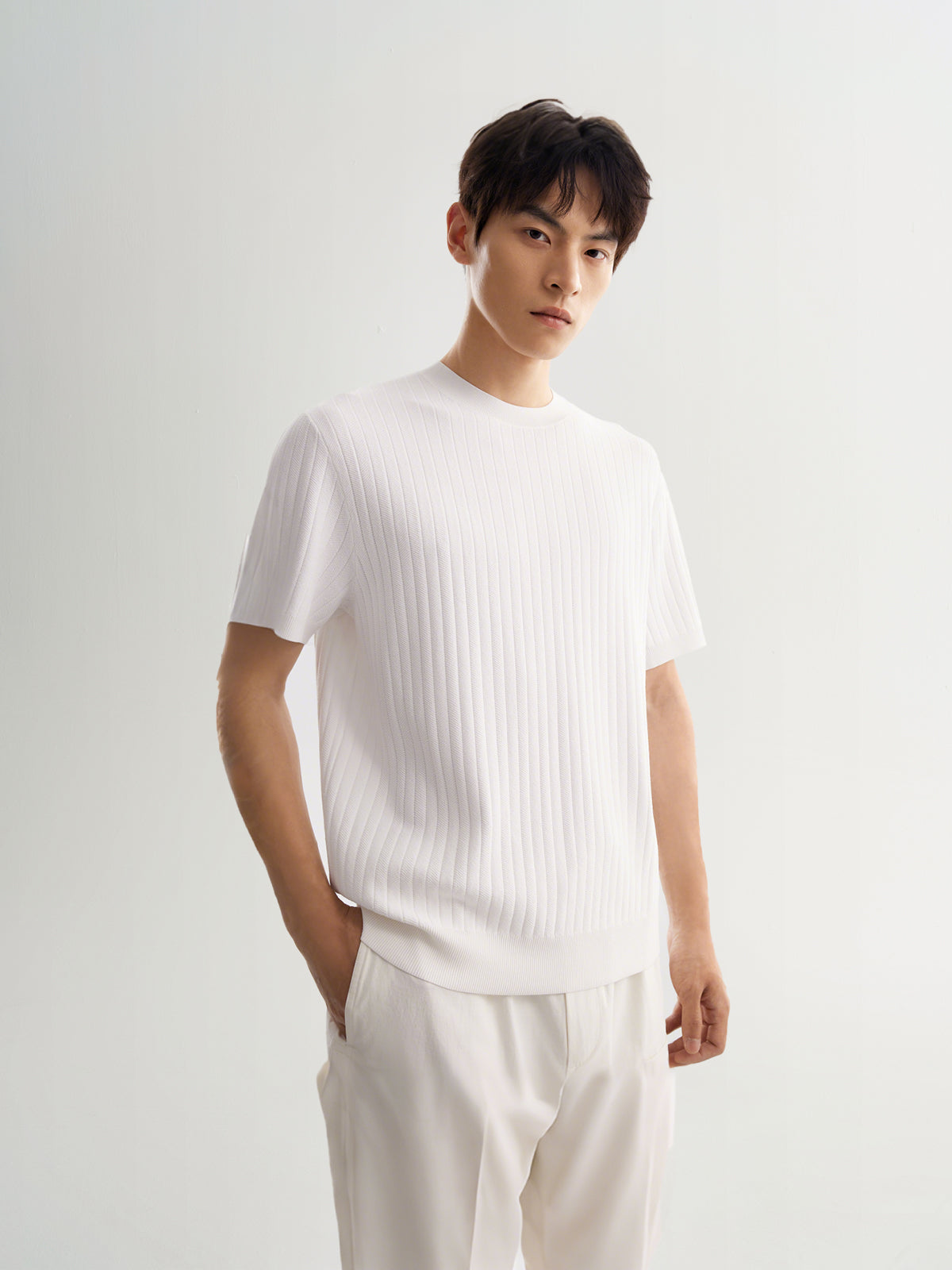 Men¡¯s Ribbed Vertical Stripe Knit Top