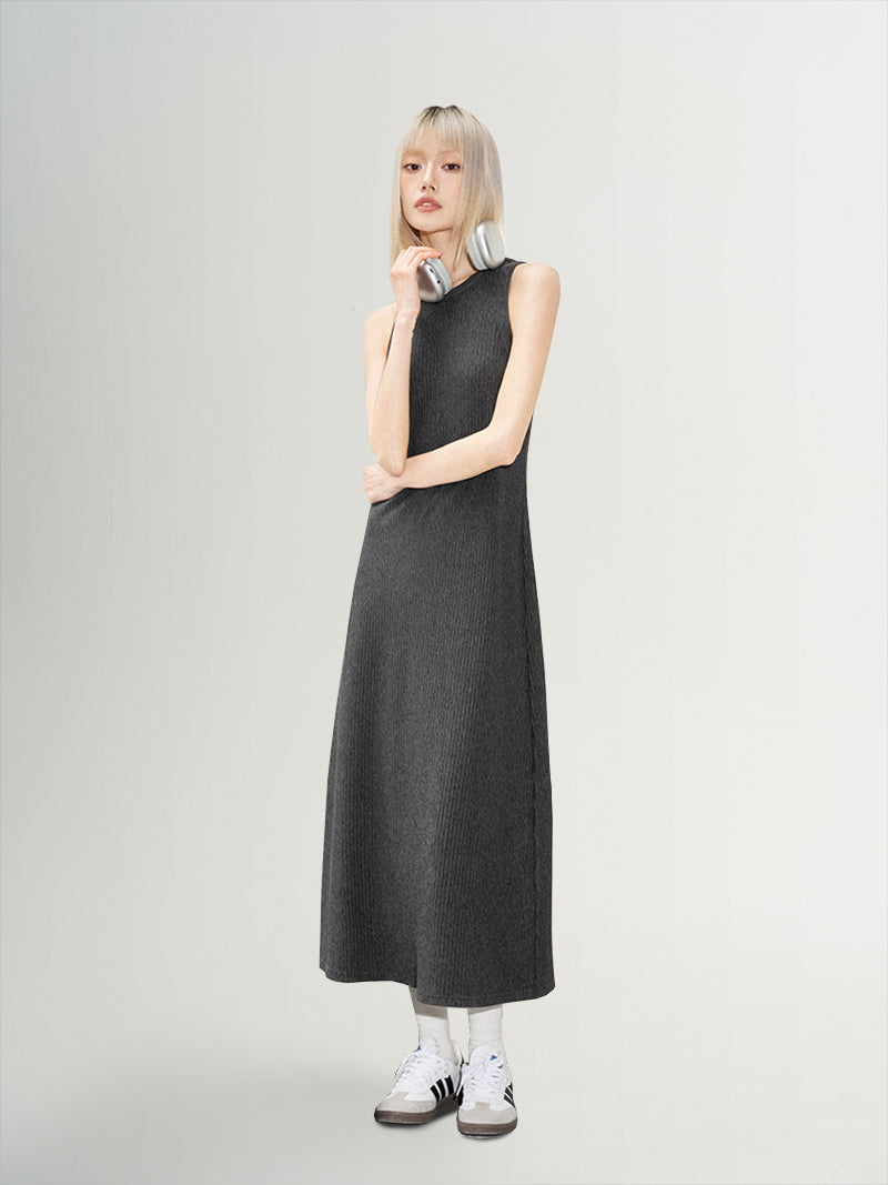 Sleeveless Smooth Dress