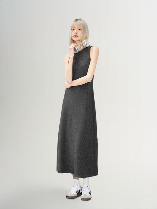 Load image 1 in gallery view. Sleeveless Smooth Dress