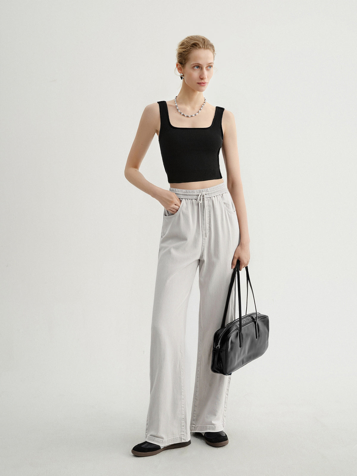 Black Square-Neck Fitted Cropped Tank