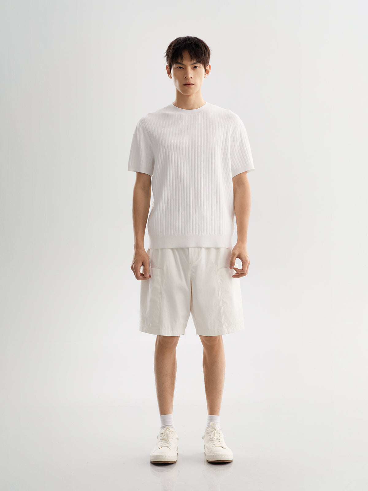 Men¡¯s Ribbed Vertical Stripe Knit Top