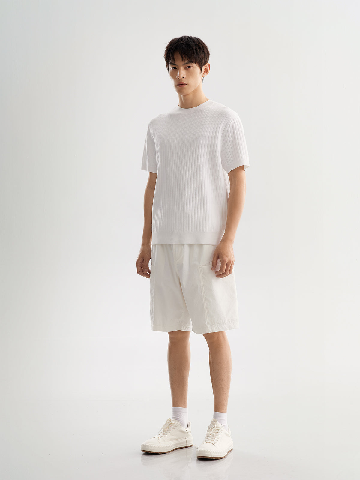 Men¡¯s Ribbed Vertical Stripe Knit Top