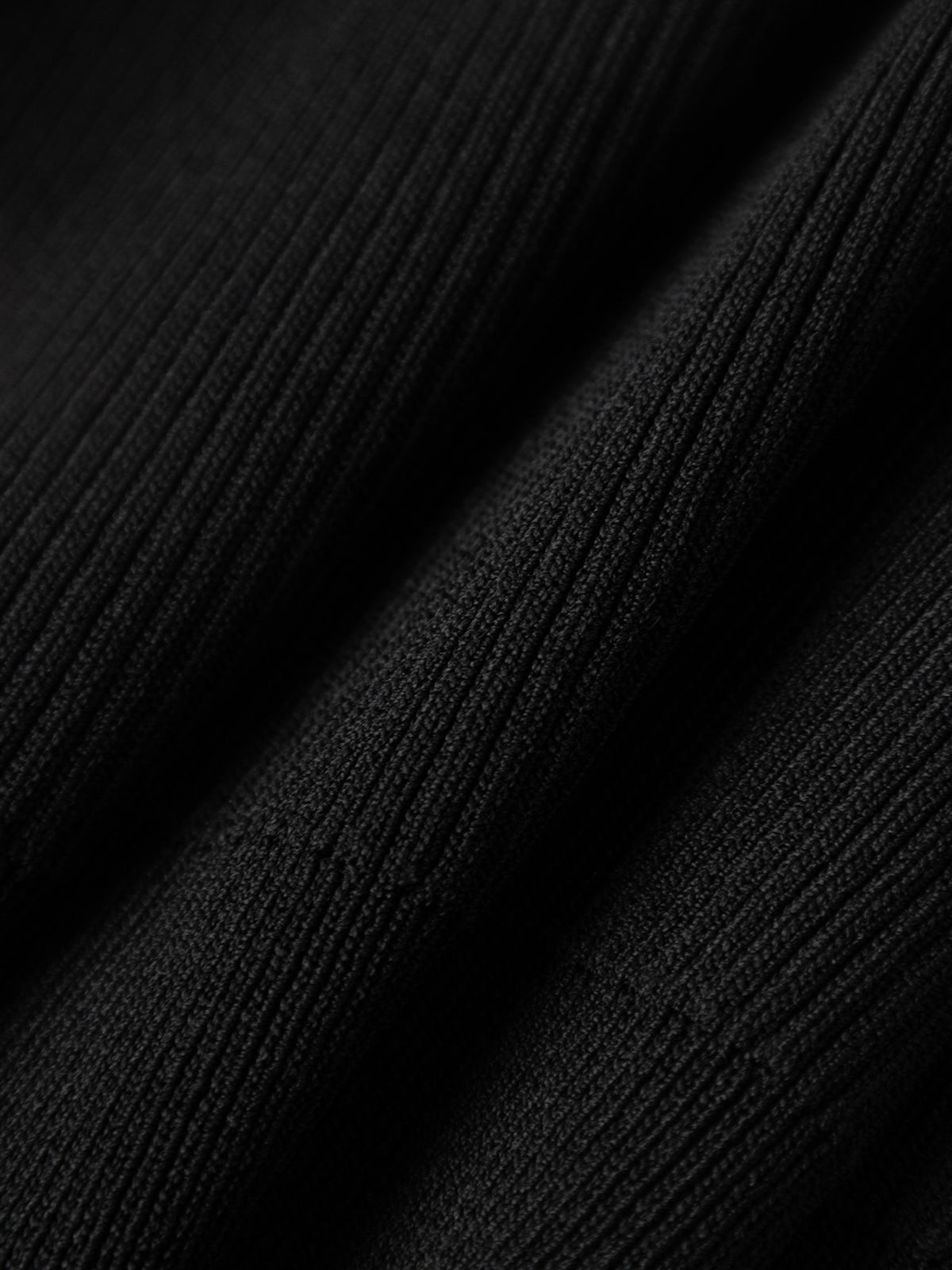 Black Square-Neck Fitted Cropped Tank