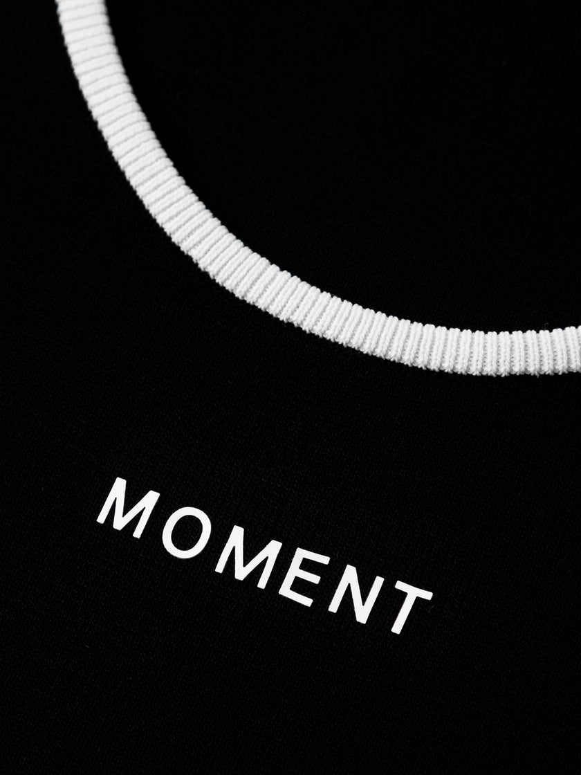 Black U-Neck Sleeveless Cropped Top